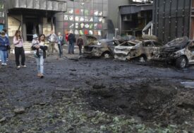 Ruski raketni napad na Kijev, osam osoba poginulo i 33 ranjeno