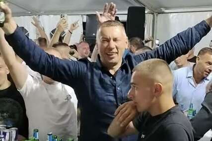 Nešić naručio "Ne volim te Alija", pa lupio: "Nisam htio nikoga vrijeđati"