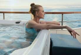Nicole Kidman (59) oduševila fotkom u bikiniju na jahti, fanovi uočili detalj