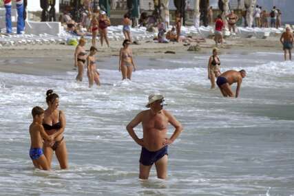Rusi bi u svakom trenutku mogli napasti lučki grad, a plaža u Odesi puna kupača