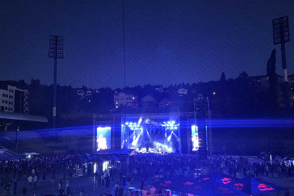 (VIDEO, FOTO) Grbavica se puni: Helem Nejse zagrijava publiku pred večerašnji spektakl The Prodigyja