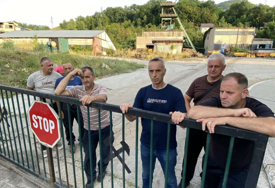 Rudari ne odustaju od svojih prava: U jami 'Raspotočje' petu noć prenoćilo 9 zeničkih rudara
