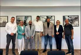 Delegacija SDP BiH u Memorijalon centru Srebrenica-Potočari: Da Kanton Sarajevo obezbijedi sredstva za pravnu zaštitu i besplatnu pravnu pomoć