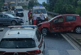 Velike gužve u Sarajevu: Saobraćajna nesreća na tranzitu, Hitna i policija na terenu