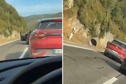 VIDEO Sukob na cesti: Izvadio nešto iz gepeka i krenuo prema vozaču. Ovaj ga odbacio autom
