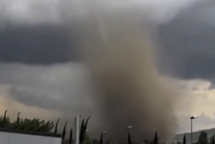 POTRESNI SNIMCI STIŽU IZ FRANCUSKE Ogroman tornado protutnjao kroz Aude, nekoliko desetina povrijeđenih! (VIDEO)