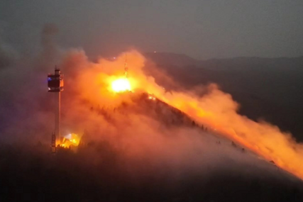 Drama na Trebeviću: Požar se širi, jedan radnik evakuisan iz ugroženog područja