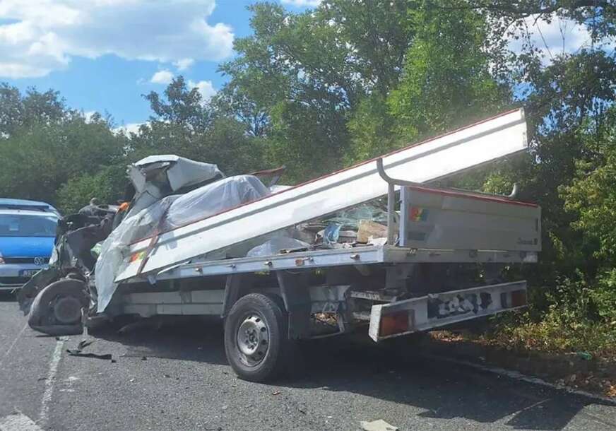 FOTO: SCREENSHOT/ATV | TEŠKA SAOBRAĆAJKA NA PUTU BILEĆA - GACKO, JEDNA OSOBA POVRIJEĐENA