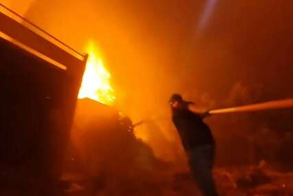 Vatrogasci objavili zastrašujući snimak iz centra požara u Omišu (VIDEO)