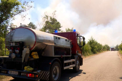 Požar kod Konjica prijeti kućama i pruzi