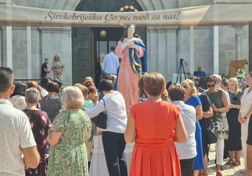 FOTO: VELIKA GOSPA: HILJADE VJERNIKA U MARIJANSKIM SVETIŠTIMA DILJEM BIH
