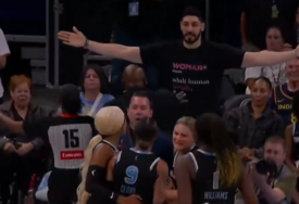 (VIDEO) Incident na WNBA utakmici: Enes Kanter Freedom provocirao košarkašicu pa udaljen iz dvorane