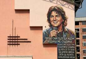 Ako je vlastima u Istočnom Sarajevu trebao Srbin za mural, zar nisu mogli pronaći boljeg? Recimo, Zdravka Čolića...