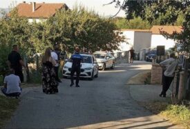 Drama kod Živinica: Muškarac sam sebe ranio pištoljem