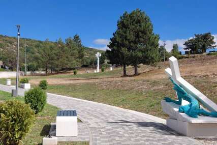 (FOTO) Novi Križni put na Gorici u Livnu dar je franjevaca vjernicima