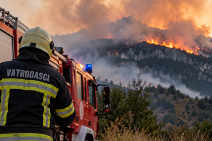 Požar na Čvrsnici uglavnom ugašen, vatrogasci nadziru preostala žarišta