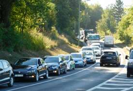 Okom kamere Bosnainfo: Ogromne kolone na dionici M-18, evo šta je razlog (FOTO)