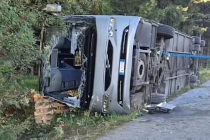 Tragedija u Njemačkoj: Autobus s turistima sletio s autoceste, dvoje poginulih