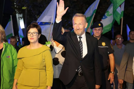 Izetbegović na skupu u Zavidovićima poručio: Ako Bećirović i Trojka sačuvaju vlast, upitno je kako ćemo sačuvati BiH