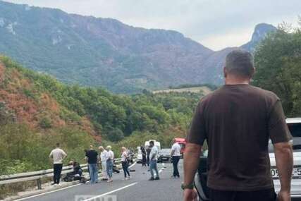 Teška nesreća na M-17 na Bradini: Povrijeđen motociklista, saobraćaj potpuno obustavljen