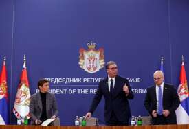 Vučić predao dužnost Ani Brnabić, ona će biti v. d. predsjednika do izbora