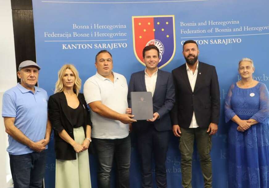 FOTO: SLUŽBA ZA PROTOKOL I ODNOSE S JAVNOŠĆU KS