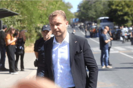 Stanivuković se javio sa sprovoda zločincu Mladiću: 'Drugi neka sude i neka pričaju...'