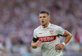 Demirović prvi put odigrao svih 90 minuta u sezoni, Stuttgart poražen u derbiju