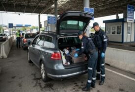 Muškarac iz BiH nosio prijateljeve kofere iz dijaspore, pa pao na granici: Nije znao za 20.000 eura