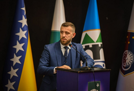 Hodžić prozvao Mijatovića i pitao kako je Begićeva firma dobila posao od 650.000 KM