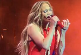 VIDEO Jennifer Lopez (57) se porezala na pozornici tokom turneje Up All Night.