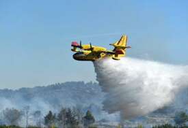 Djelovali kanaderi i helikopter, požar na Čvrsnici i dalje aktivan