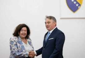 Komšić i Pierce razgovarali o nastavku podrške UK reformskim procesima u BiH