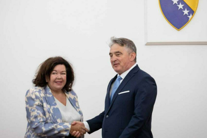 Komšić i Pierce razgovarali o nastavku podrške UK reformskim procesima u BiH