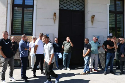 Dio otpuštenih radnika JP Komunalno Mostar dobio privremeno rješenje o povratku na posao