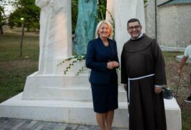 Na Gorici u Livnu blagoslovljen novi Križni put: Krišto prisustvovala svečanosti