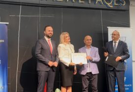 Doktorici Jasmini Ćorović-Kuburović u Tirani dodijeljena titula Ambasadorice mira