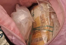 Poljaci bacili komodu s 50.000 eura. Ženi koja ih je našla prijeti zatvor