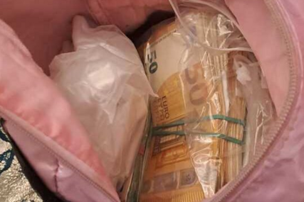 Poljaci bacili komodu s 50.000 eura. Ženi koja ih je našla prijeti zatvor