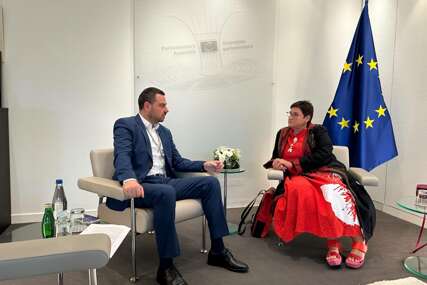 Magazinović sa predsjednicom PSVE Petrom Bayr: Država koja odaje počast ratnom zločincu osuđenom za genocid mora odgovarati