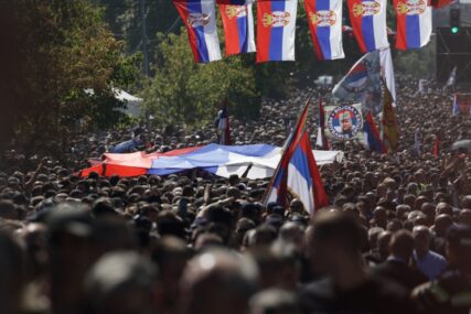 Hoće li zbog sahrane Ratku Mladiću Vučićev SNS ostati bez pridruženog članstva u evropskoj stranci?