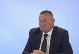 Završio tri ili četiri fakulteta? Nevjerovatan lapsus ministra Arnauta u programu uživo
