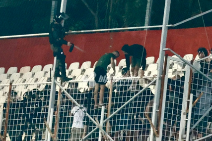 Navijači Veleža izbačeni sa gradskog derbija, intervenisala i policija