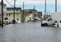 Dramatični prizori u New Jerseyju: Voda prekrila saobraćajnice i počela ulaziti u kuće (VIDEO)