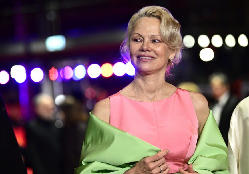 Pamela Anderson primila nagradu u Veneciji, pojavila se bez šminke 