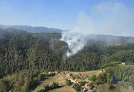 Uz podršku helikoptera ZDK-a ugašen požar kod Kaknja, u toku gašenje požara u Maglaju