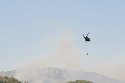 VATROGASCI, VOJSKA SVI NA NOGAMA! Helikopteri Oružanih snaga BiH gase požare na više lokacija...