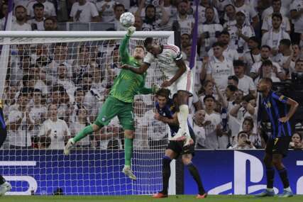 Real iskoristio greške Intera i pobjedom otvorio Ligu prvaka, City slavio u Portu