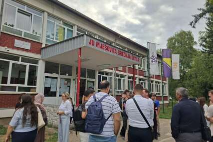 Štrajk upozorenja u srednjim školama USK, pregovori s Vladom nastavljeni