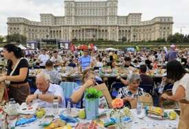 ZA GINISA Sto dug pet kilometara okupio 20.000 ljudi! (FOTO)